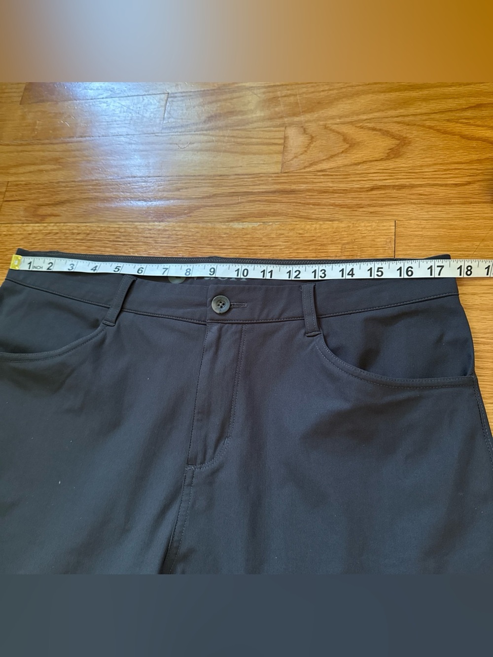 Vuori Meta Pants - 35 waist , 28 inseam, missing the size tag - Picture 6 of 9